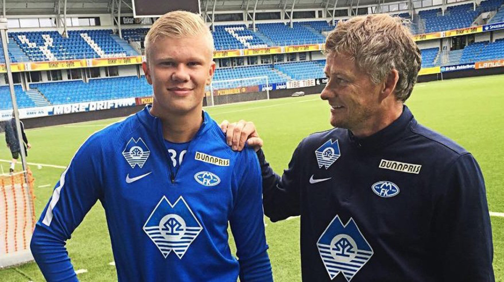 成功转型，米体：库普梅纳斯已成尤文不可或缺的组织型后卫（米体：库普梅纳斯完成蜕变，已是尤文后防的组织核心）