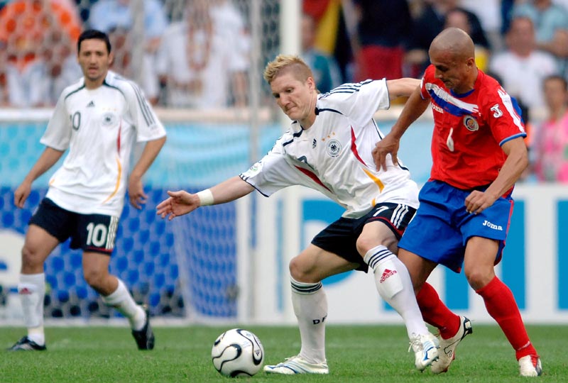 恩梅加：今天丢球丢得太容易，球队的防守还有待加强（恩梅加：今日失球太轻易，防守端亟需加强）