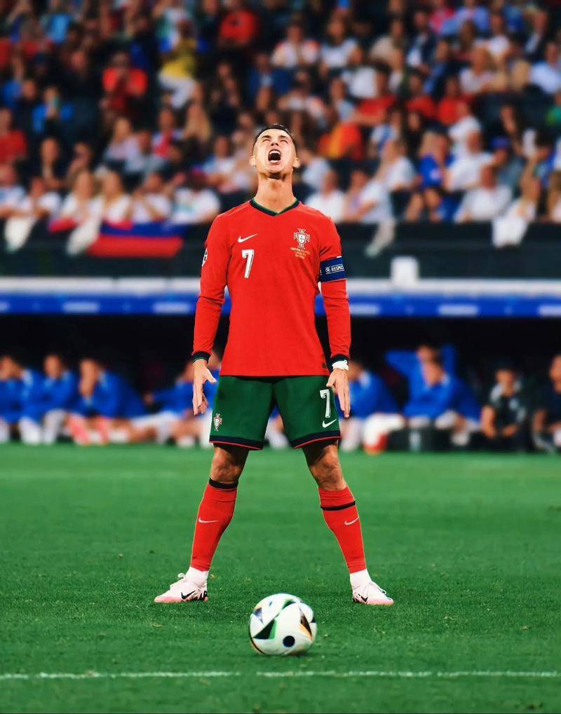 弗兰克：我的首选还是留在中国踢球；我带着喜悦与自豪离队（弗兰克：首选继续在华踢球，带着喜悦与自豪离队）