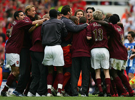 足球报：梅州休赛期仅放假一周，球员愿为保级拼至最后一刻（足球报：梅州队休赛期仅歇一周，球员誓为保级战至最后一刻）