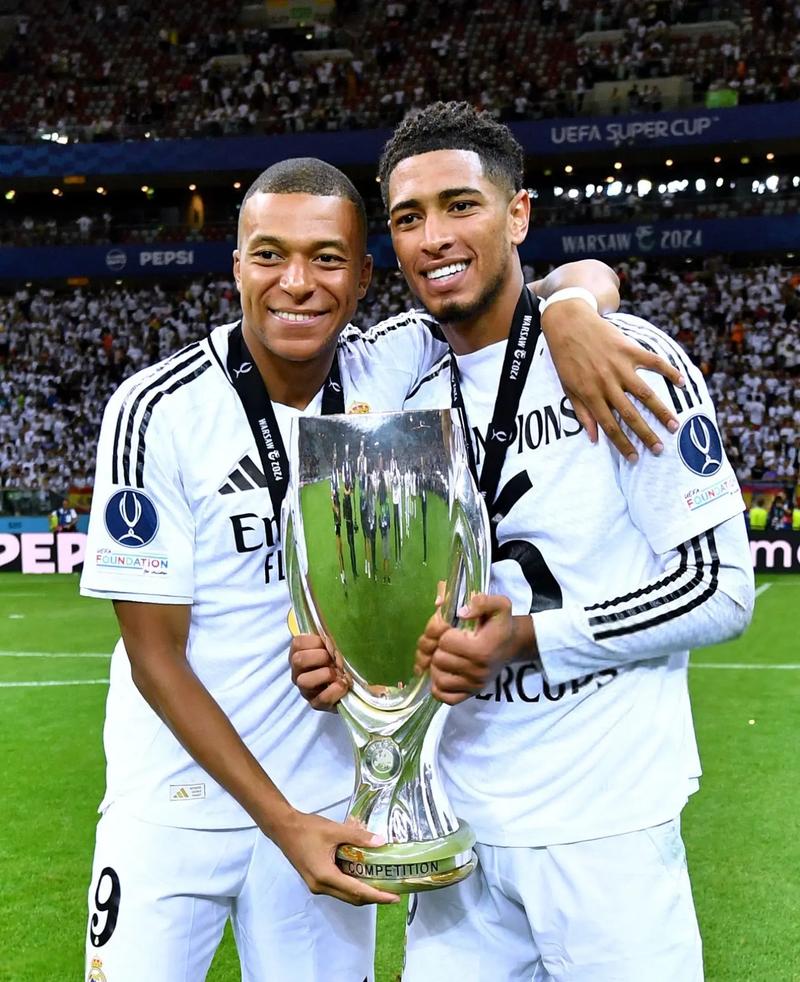 泰州队苏超夺冠，澎湃：泰州多景区向全球游客免票（泰州队夺得苏超冠军，澎湃称泰州多景区对全球游客免门票）