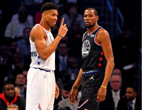 媒体人谈邵佳一：当年克林斯曼带德国前的履历更是一张白纸（媒体人谈邵佳一：克林斯曼接手德国队前几乎毫无执教资历）