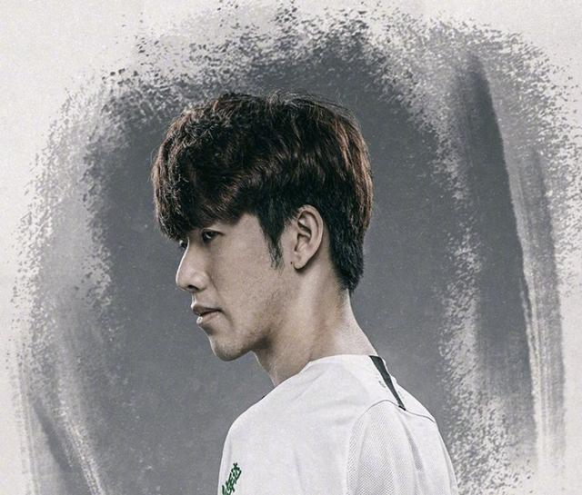 是曼联中场 是曼联中场